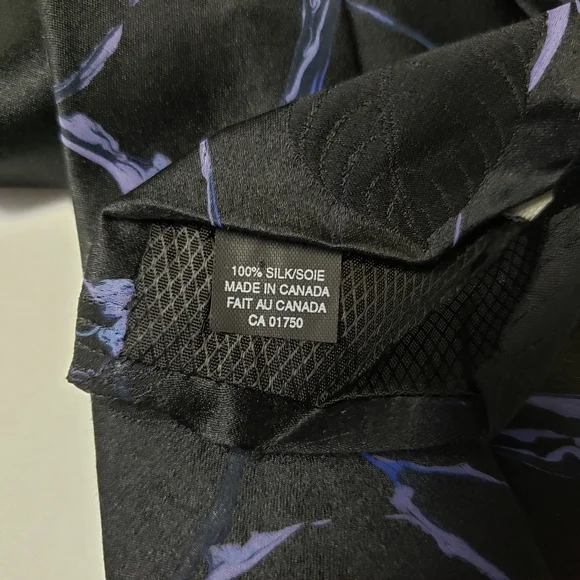 Like New Hand Painted 100% Silk Tie Cravat by De Lange Black Purple Abstract - Picture 5 of 7